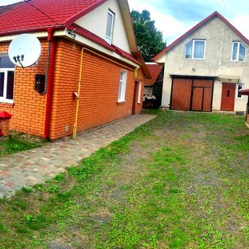 Будинок + частина будинку.