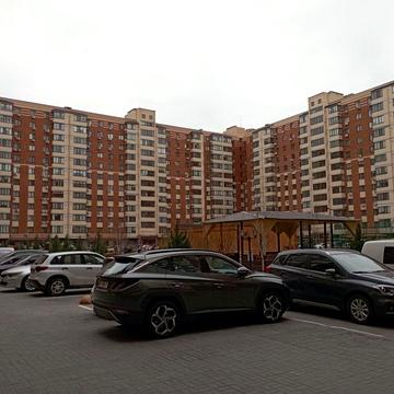 Продам квартиру Слрбожанское  в ЖК Брама,под отделку ЖК Брама