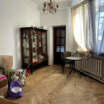 Личаківська Воробкевича 3 кімнатна квартира особнячного типу