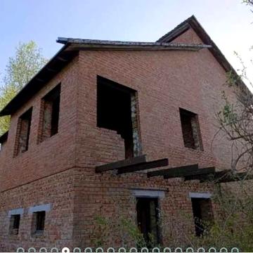 Відчуйте життя за містом в будинку мріі.