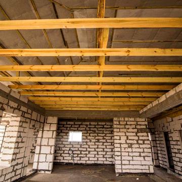 Продам дом с большим участком земли
