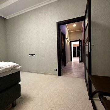 Продаж 3к Квартира Дорошенка Петра вулиця