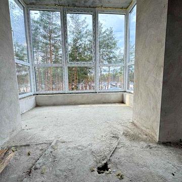 Продам велику однокімнатну квартиру з видом на сосни