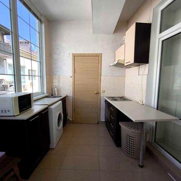 Продается однокомнатная квартира возле моря.