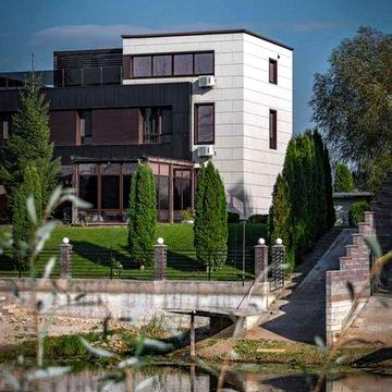 Будинок 3-поверховий