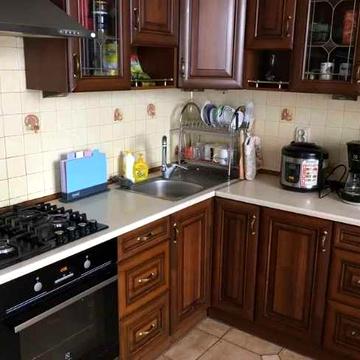 Затишна 4 кімнатна квартира з хорошим ремонтом!