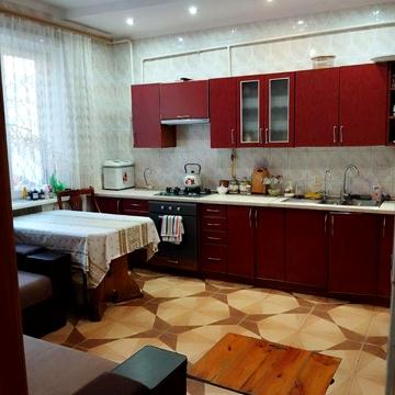Сдам дом Мясоедовская 3 к 100 м + мансарда 2 к , ремонт, подвал есть