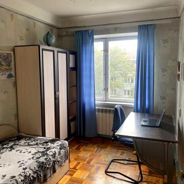 Продам 4-кімнатну квартиру, 5/5, Космос