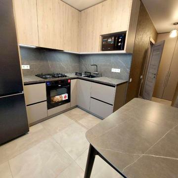 Продажа 2к квартиры с капитальным ремонтом,  Клочко