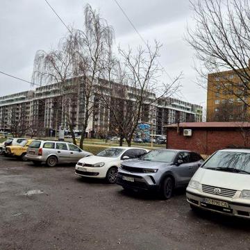 Продається  кв-ра по вул Легоцького  біля торг центру Токіо