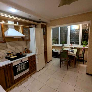 Продам 3-кімн. квартиру 82кв.м на 3/5 цегл.  по вул. Мукачівська, 14