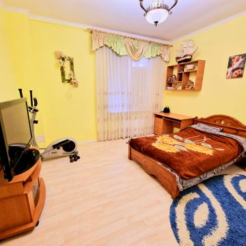 Пушкіна вул., 16Б