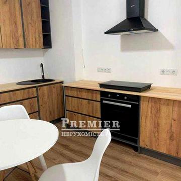 1-кімнатна квартира біля моря. Сучасний ремонт. Терміново!