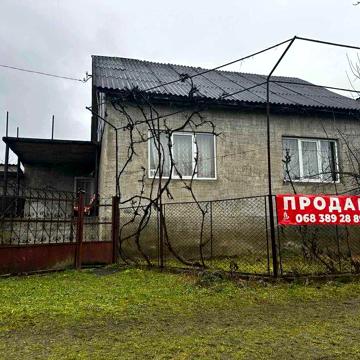 Продається будинок в с. Вишково