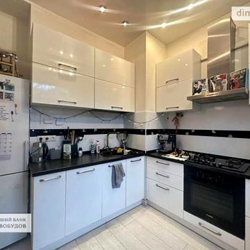 Продаж 2к Квартира вул. Спиридонівська