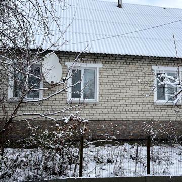 Продається пів будинку з окремим входом