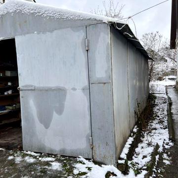Продається пів будинку з окремим входом