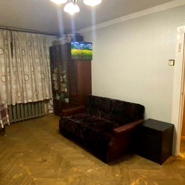 Дністерська вул., 5
