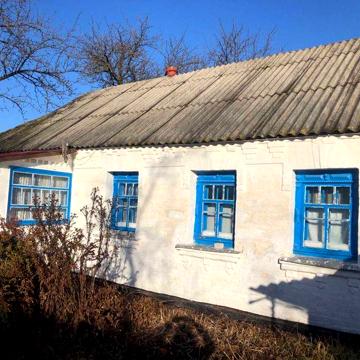 с. Яблунівка Білоцерківський район. Продам будинок біля лісу та річки.