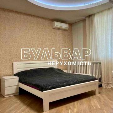 Олімпійська вул., 10б