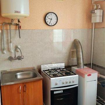 Продаж квартири з ділянкою