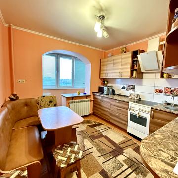 Гідропаркова вул., 17