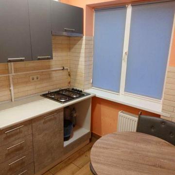 Здається квартира на набережній Черемушки.