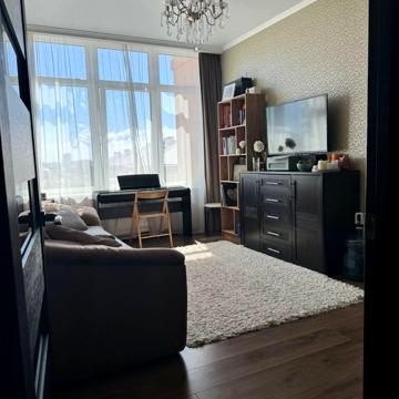 Літературна вул., 8
