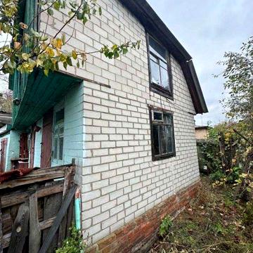 Продам будинок у місті Остер з ділянкою
