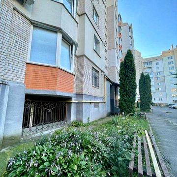 Оренда великої і просторої  3 кімн. квартири по вул. Академічна. 80 м²