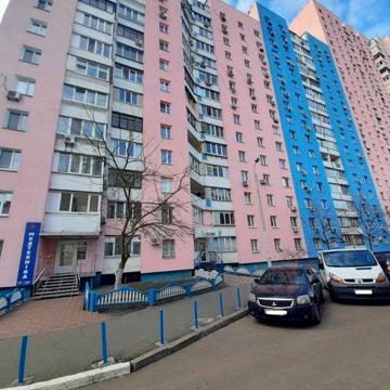 Велика 3-кімн. квартира на Троєщині з відмінним плануванням
