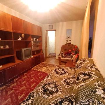 Здається 1-но кімнатна квартира на масиві