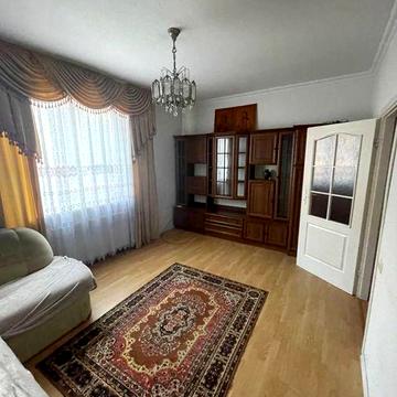 Продам 4 кім. квартиру (центр)