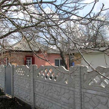 Продам пів будинку з окрем. вход. по вул.М.Заньковецької ,р-нТаксопарк