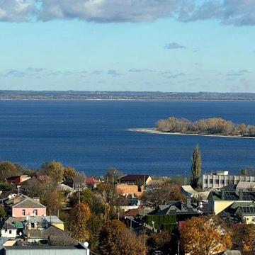 Продаж видової 3-кімнатної квартири в центрі. Ілона