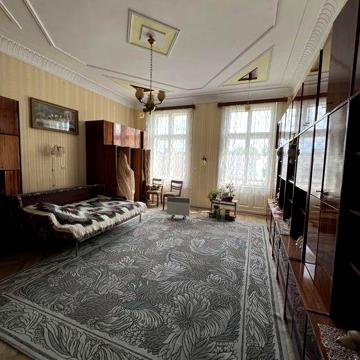 Продаж 6к квартири вул Франка 237000$