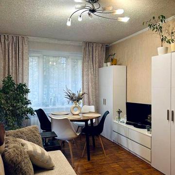 Продам 3 кім.кв. на Соловяненка 8