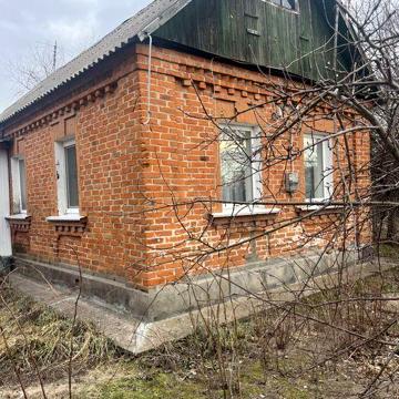 Продам будинок в мальовничій локації. Поруч голубе озеро. Берестянка.