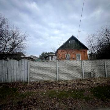 Продам будинок в мальовничій локації. Поруч голубе озеро. Берестянка.