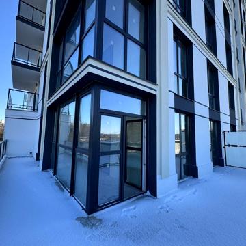 Неповторна двокімнатна квартира в центрі з балконом та терасою ЖК Соуренж