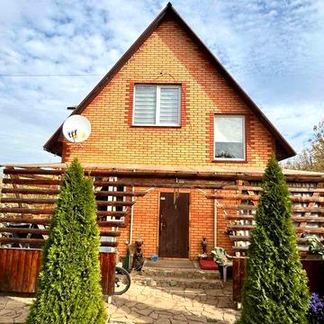 Продам 2х этажный дом в Люботине постройки 2015г.