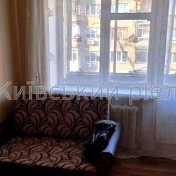 Празька вул., 8