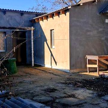 Дом с хорошим ремонтом в близи центра Беляевки