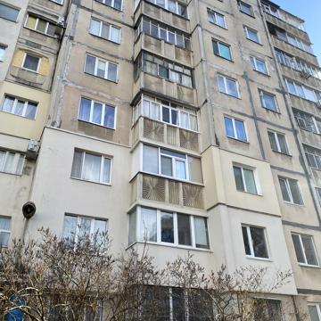 Велика Набережна, 35