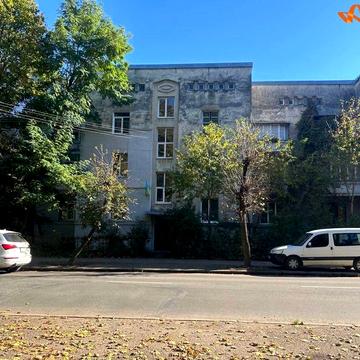 Продається 3-кім. квартира в австрійському буд. біля парку Шевченка