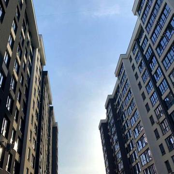 Продаж трикімнатної квартири в будинку на здачі