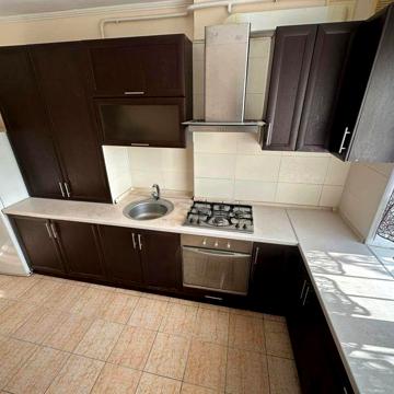 Продаж двокімнатної з індивідуальним опаленням