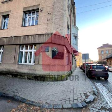 Продаж трикімнатної квартири пл.Корятовича.