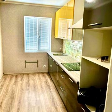 Продам 1 к. Чешку район  сильпо