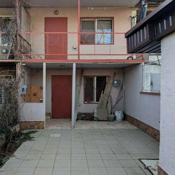 Двухэтажный дом в Каролино-Бугазе